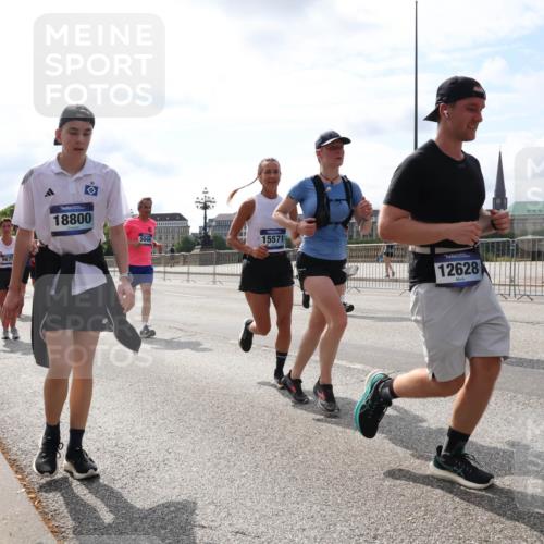 29.06.2025 - hella hamburg halbmarathon Lena Gebhardt http://msf.ph/oto/8400932 29.06.2025 10:16:08 Lombardsbrücke 14559, 967, 18800, 5046, 15571, 12628, 8169, 1156, 1212, 1244, 1308, 1599, 1651, 2071, 2076, 2165, 2436, 2803, 2835, 3030, 3134, 3167, 3648, 4007, 4583, 4637, 4828, 5046, 5294, 5423, 6024, 7753, 7897, 7941, 7942, 8169, 8274, 8554, 8597, 8645, 8746, 8885, 9192, 9601, 9628, 9675, 9784, 9802, 9810, 9881, 10107, 10108, 10139, 10141, 10183, 10292, 10608, 10844, 10990, 11113, 11303, 11344, 11345, 11478, 11774, 11783, 11818, 12427, 12469, 13179, 13818, 13951, 14423, 14550 meine-sportfotos.de