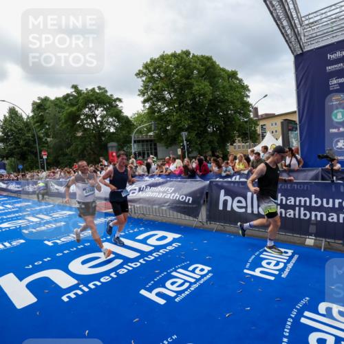 29.06.2025 - hella hamburg halbmarathon Zöllner http://msf.ph/oto/8400948 29.06.2025 10:37:20 Ziel 4860, 5003, 10190, 12900, 13854, 14387, 14459, 15178, 17137, 17726, 18824 meine-sportfotos.de