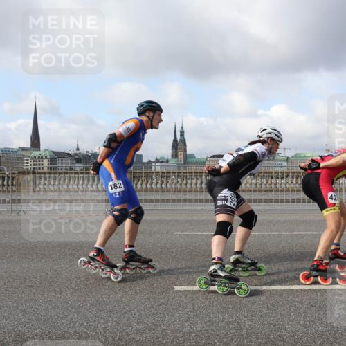 29.06.2025 - hella hamburg halbmarathon Lena Gebhardt http://msf.ph/oto/8400973 29.06.2025 08:53:25 Lombardsbrücke 182, 42 meine-sportfotos.de