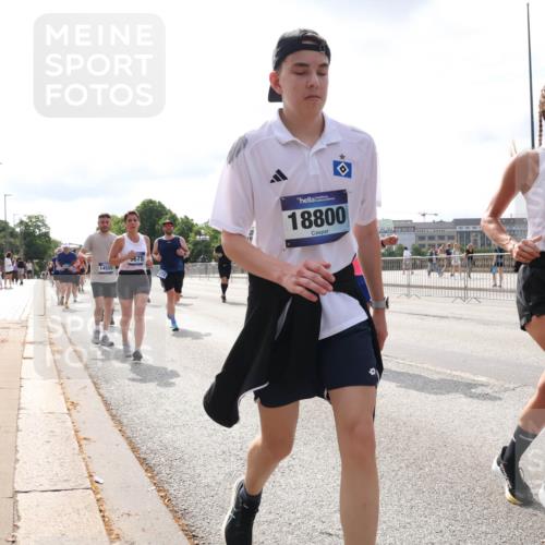 29.06.2025 - hella hamburg halbmarathon Lena Gebhardt http://msf.ph/oto/8401142 29.06.2025 10:16:09 Lombardsbrücke 14559, 9675, 18800, 15571, 1156, 1212, 1244, 1308, 1599, 1651, 2071, 2076, 2165, 2436, 2803, 2835, 3030, 3134, 3167, 3648, 4007, 4583, 4637, 4828, 5046, 5294, 5423, 6024, 7753, 7897, 7941, 7942, 8169, 8274, 8554, 8597, 8645, 8746, 8885, 9192, 9601, 9628, 9675, 9784, 9802, 9810, 9881, 10107, 10108, 10139, 10141, 10183, 10292, 10608, 10844, 10990, 11113, 11303, 11344, 11345, 11478, 11774, 11783, 11818, 12427, 12469, 13179, 13818, 13951, 14423, 14550 meine-sportfotos.de