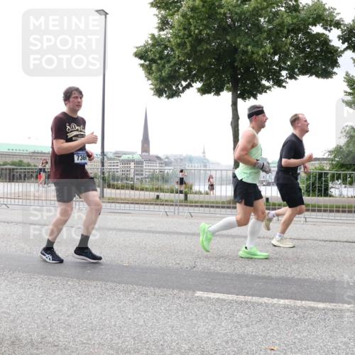 29.06.2025 - hella hamburg halbmarathon Lena Gebhardt http://msf.ph/oto/8401231 29.06.2025 10:50:01 Lombardsbrücke 7366, 1040, 1041, 1487, 1511, 1805, 1888, 2212, 2466, 2862, 2997, 3701, 3710, 3805, 3897, 4090, 4168, 4870, 5076, 5552, 5694, 5749, 5751, 5997, 6680, 6694, 6830, 7305, 7339, 7366, 7679, 7721, 7722, 7755, 8065, 8254, 9015, 9162, 9605, 9940, 10060, 10286, 10403, 10617, 10683, 10704, 11030, 11426, 11716, 11760, 12079, 12124, 12388, 13127, 13128, 13309, 13381, 13744, 13764, 13846, 14144, 14505, 14545, 14692, 14940, 15626 meine-sportfotos.de