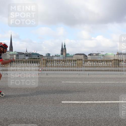 29.06.2025 - hella hamburg halbmarathon Lena Gebhardt http://msf.ph/oto/8401271 29.06.2025 08:53:26 Lombardsbrücke 456 meine-sportfotos.de