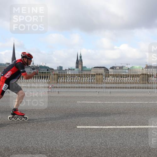 29.06.2025 - hella hamburg halbmarathon Lena Gebhardt http://msf.ph/oto/8401306 29.06.2025 08:53:26 Lombardsbrücke 456 meine-sportfotos.de