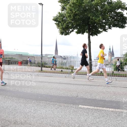29.06.2025 - hella hamburg halbmarathon Lena Gebhardt http://msf.ph/oto/8401350 29.06.2025 10:23:50 Lombardsbrücke 5160, 212, 8181, 1048, 1304, 1444, 1545, 2125, 2489, 3013, 3185, 4122, 4391, 4597, 4646, 4990, 5039, 5055, 5160, 5258, 5260, 5358, 5406, 5661, 5954, 6747, 7013, 7029, 7426, 7820, 8031, 8141, 8149, 8181, 8502, 8676, 8717, 9217, 9603, 9715, 10649, 11044, 11300, 11306, 11347, 11415, 11454, 11793, 11879, 12874, 13149, 14265, 14510, 14512, 14521, 15709, 15739, 15853, 16185, 16251, 17199 meine-sportfotos.de