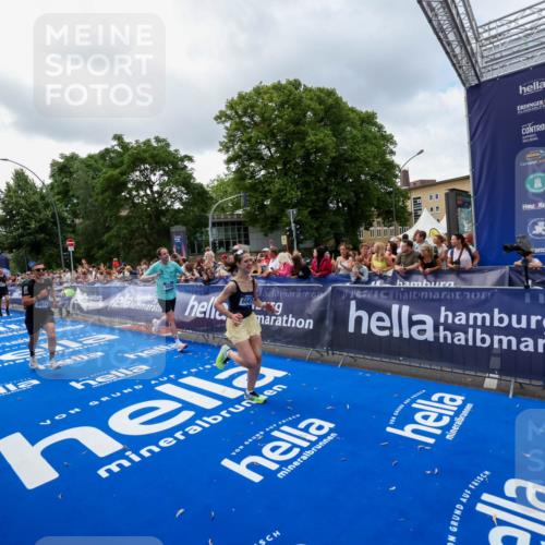 29.06.2025 - hella hamburg halbmarathon Zöllner http://msf.ph/oto/8401460 29.06.2025 10:37:36 Ziel 1290, 5042, 5791, 6047, 7831, 9914, 10451, 10922, 11106, 18193, 18216 meine-sportfotos.de