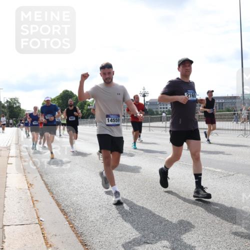 29.06.2025 - hella hamburg halbmarathon Lena Gebhardt http://msf.ph/oto/8401480 29.06.2025 10:16:13 Lombardsbrücke 1572, 9881, 14559, 2165, 1156, 1212, 1244, 1308, 1599, 1651, 2071, 2076, 2165, 2436, 2803, 2835, 3030, 3134, 3156, 3167, 3484, 3648, 4583, 4637, 4828, 5046, 5294, 5423, 6024, 7753, 7897, 7941, 7942, 8169, 8274, 8295, 8554, 8597, 8645, 8746, 8847, 8885, 9601, 9628, 9675, 9784, 9802, 9810, 9881, 10107, 10139, 10141, 10183, 10292, 10608, 10844, 10990, 11113, 11303, 11344, 11345, 11478, 11774, 11783, 11818, 12427, 12469, 13179, 13951, 14423 meine-sportfotos.de
