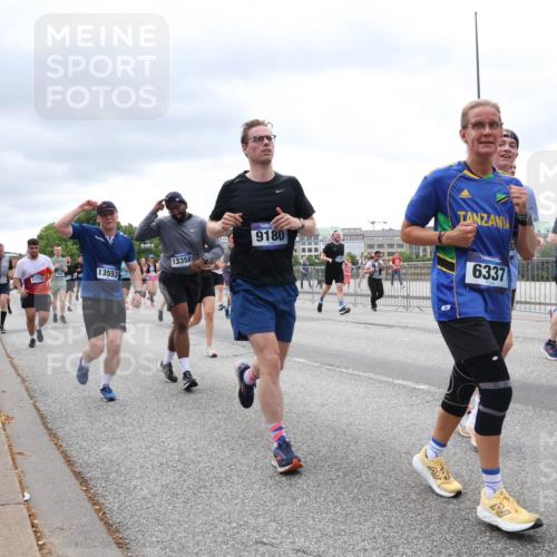 29.06.2025 - hella hamburg halbmarathon Lena Gebhardt http://msf.ph/oto/8401515 29.06.2025 10:58:10 Lombardsbrücke 11732, 13553, 13358, 9180, 6337, 13804, 1001, 1388, 1845, 2015, 2043, 2169, 2273, 2275, 2451, 2567, 2900, 3540, 3644, 3868, 3936, 4059, 4117, 4429, 5104, 5159, 5655, 5676, 5782, 5988, 6316, 6337, 6825, 6916, 7193, 7262, 7556, 7617, 7664, 7783, 7977, 7990, 8076, 8159, 8439, 8440, 8441, 8442, 8474, 8512, 8713, 8773, 8888, 9059, 9123, 9180, 9239, 9319, 9394, 9398, 9436, 9481, 9613, 9636, 9832, 10498 meine-sportfotos.de