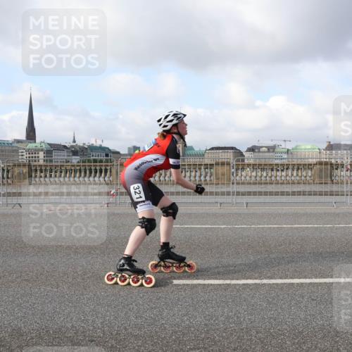 29.06.2025 - hella hamburg halbmarathon Lena Gebhardt http://msf.ph/oto/8401571 29.06.2025 08:53:27 Lombardsbrücke 321 meine-sportfotos.de