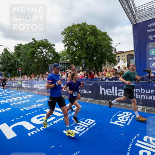 29.06.2025 - hella hamburg halbmarathon Zöllner http://msf.ph/oto/8401610 29.06.2025 10:37:40 Ziel 1290, 5791, 7831, 10451, 10922, 11106, 14934, 18193, 18216 meine-sportfotos.de