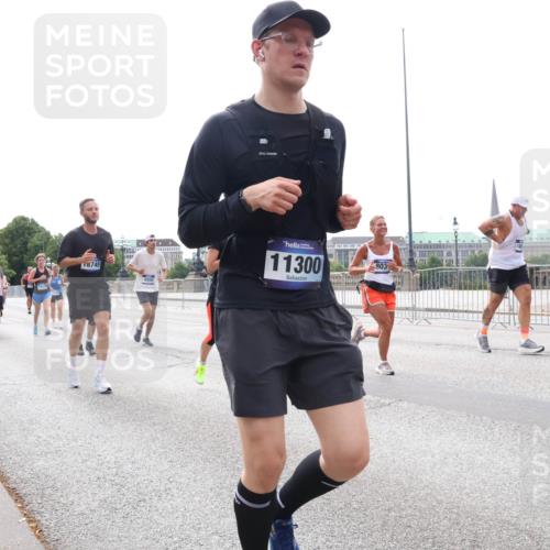 29.06.2025 - hella hamburg halbmarathon Lena Gebhardt http://msf.ph/oto/8401636 29.06.2025 10:23:52 Lombardsbrücke 18745, 11300, 803, 1048, 1304, 1389, 1444, 1545, 2125, 2489, 3013, 3185, 3579, 4122, 4391, 4597, 4646, 4990, 4993, 5039, 5055, 5160, 5258, 5260, 5358, 5406, 5661, 5954, 6747, 7013, 7029, 7426, 8031, 8141, 8149, 8181, 8502, 8676, 8717, 9217, 9603, 9715, 10649, 11044, 11300, 11306, 11347, 11415, 11454, 11793, 11879, 12874, 13149, 14265, 14510, 14512, 14521, 15709, 15739, 15853, 16185, 16251, 17199 meine-sportfotos.de