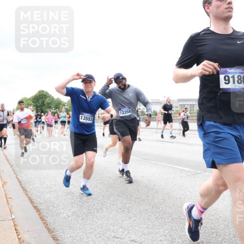 29.06.2025 - hella hamburg halbmarathon Lena Gebhardt http://msf.ph/oto/8401676 29.06.2025 10:58:11 Lombardsbrücke 11732, 13553, 13358, 9180, 1001, 1388, 1845, 2015, 2043, 2169, 2273, 2275, 2451, 2567, 2900, 3540, 3644, 3868, 3936, 4059, 4117, 4429, 5104, 5159, 5655, 5676, 5782, 5988, 6316, 6337, 6825, 7193, 7262, 7556, 7617, 7664, 7783, 7977, 7990, 8076, 8159, 8439, 8440, 8441, 8442, 8474, 8512, 8713, 8773, 8888, 9059, 9123, 9180, 9239, 9319, 9394, 9398, 9436, 9481, 9613, 9636, 9832, 10498 meine-sportfotos.de