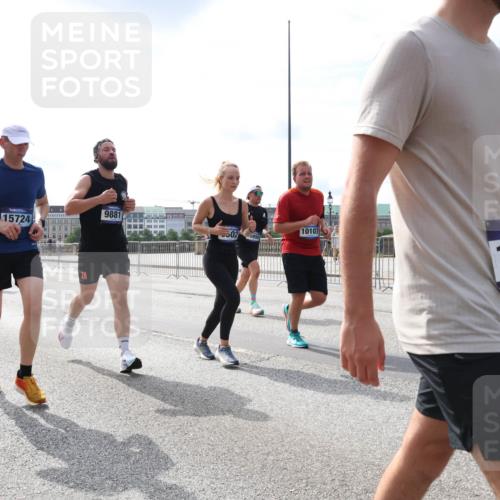 29.06.2025 - hella hamburg halbmarathon Lena Gebhardt http://msf.ph/oto/8401692 29.06.2025 10:16:14 Lombardsbrücke 1873, 2803, 10292, 15724, 28, 9881, 502, 10107, 145, 1156, 1212, 1244, 1308, 1599, 1651, 2071, 2076, 2165, 2436, 2803, 2835, 3030, 3134, 3156, 3167, 3484, 3648, 4583, 4637, 4828, 5046, 5294, 5423, 6024, 7753, 7897, 7941, 7942, 8169, 8274, 8295, 8554, 8597, 8645, 8707, 8746, 8847, 8885, 9601, 9628, 9675, 9784, 9802, 9810, 9881, 10107, 10139, 10141, 10183, 10292, 10608, 10844, 10990, 11113, 11303, 11344, 11345, 11478, 11774, 11783, 11818, 12427, 12469, 14423 meine-sportfotos.de