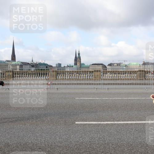 29.06.2025 - hella hamburg halbmarathon Lena Gebhardt http://msf.ph/oto/8401762 29.06.2025 08:53:27 Lombardsbrücke 467, 467, 20, 321, 321 meine-sportfotos.de