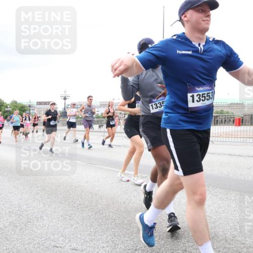 29.06.2025 - hella hamburg halbmarathon Lena Gebhardt http://msf.ph/oto/8401836 29.06.2025 10:58:12 Lombardsbrücke 512, 11732, 1335, 13553, 1001, 1388, 1845, 2015, 2043, 2169, 2273, 2275, 2451, 2567, 2900, 3540, 3644, 3868, 3936, 4059, 4117, 4429, 5104, 5159, 5655, 5676, 5782, 5988, 6316, 6337, 6825, 7193, 7262, 7556, 7617, 7664, 7783, 7977, 7990, 8076, 8159, 8439, 8440, 8441, 8442, 8474, 8512, 8713, 8773, 8888, 9123, 9180, 9239, 9319, 9394, 9398, 9436, 9481, 9613, 9636, 9832, 10498 meine-sportfotos.de