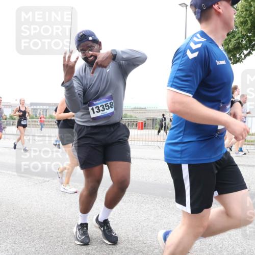 29.06.2025 - hella hamburg halbmarathon Lena Gebhardt http://msf.ph/oto/8401866 29.06.2025 10:58:12 Lombardsbrücke 10560, 797, 13358, 0, 1001, 1388, 1845, 2015, 2043, 2169, 2273, 2275, 2451, 2567, 2900, 3540, 3644, 3868, 3936, 4059, 4117, 4429, 5104, 5159, 5655, 5676, 5782, 5988, 6316, 6337, 6825, 7193, 7262, 7556, 7617, 7664, 7783, 7977, 7990, 8076, 8159, 8439, 8440, 8441, 8442, 8474, 8512, 8713, 8773, 8888, 9123, 9180, 9239, 9319, 9394, 9398, 9436, 9481, 9613, 9636, 9832, 10498 meine-sportfotos.de
