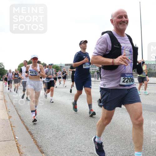 29.06.2025 - hella hamburg halbmarathon Lena Gebhardt http://msf.ph/oto/8401952 29.06.2025 10:40:52 Lombardsbrücke 4972, 4044, 15154, 2206, 3432, 1075, 1317, 1323, 2042, 2173, 2206, 2299, 2762, 2763, 2805, 2858, 3121, 3293, 3306, 3432, 3694, 4044, 4234, 4411, 4530, 4612, 4638, 4774, 4775, 4906, 4972, 5059, 5086, 5225, 5549, 5702, 5753, 6076, 6088, 6098, 6163, 6229, 6278, 6280, 6289, 6474, 6842, 7293, 7661, 7829, 7956, 8053, 8054, 8307, 8378, 8391, 8429, 8430, 8751, 8769, 9009, 9237, 9962, 10269, 10407, 10644, 10835, 11053 meine-sportfotos.de