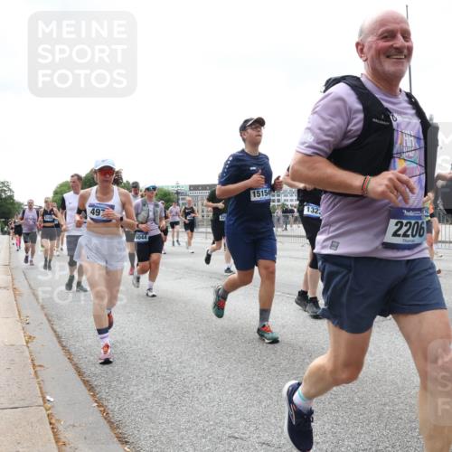 29.06.2025 - hella hamburg halbmarathon Lena Gebhardt http://msf.ph/oto/8401991 29.06.2025 10:40:52 Lombardsbrücke 497, 4044, 15154, 132, 763, 2206, 3432, 1075, 1317, 1323, 2042, 2173, 2206, 2299, 2762, 2763, 2805, 2858, 3121, 3293, 3306, 3432, 3694, 4044, 4234, 4411, 4530, 4612, 4638, 4774, 4775, 4906, 4972, 5059, 5086, 5225, 5549, 5702, 5753, 6076, 6088, 6098, 6163, 6229, 6278, 6280, 6289, 6474, 6842, 7293, 7661, 7829, 7956, 8053, 8054, 8307, 8378, 8391, 8429, 8430, 8751, 8769, 9009, 9237, 9962, 10269, 10407, 10644, 10835, 11053 meine-sportfotos.de