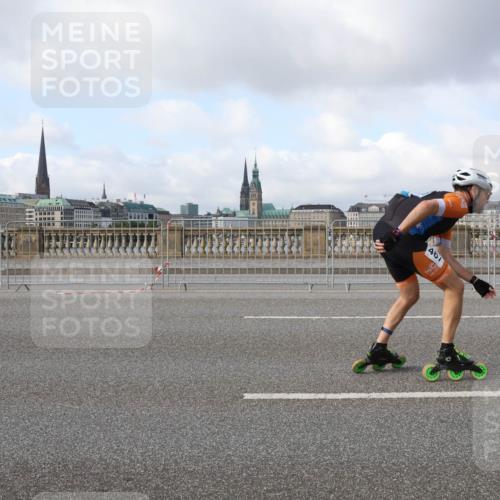 29.06.2025 - hella hamburg halbmarathon Lena Gebhardt http://msf.ph/oto/8402019 29.06.2025 08:53:27 Lombardsbrücke 467 meine-sportfotos.de