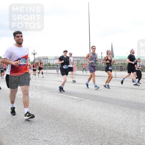 29.06.2025 - hella hamburg halbmarathon Lena Gebhardt http://msf.ph/oto/8402080 29.06.2025 10:58:13 Lombardsbrücke 227, 0512, 9481, 1732, 10560, 1001, 1388, 1845, 2015, 2043, 2169, 2273, 2275, 2451, 2900, 3540, 3644, 3868, 3936, 4059, 4117, 4429, 5104, 5159, 5655, 5676, 5782, 5988, 6316, 6337, 6825, 7193, 7262, 7556, 7617, 7664, 7783, 7977, 7990, 8076, 8159, 8439, 8440, 8441, 8442, 8474, 8512, 8713, 8773, 8888, 9123, 9180, 9239, 9319, 9394, 9398, 9436, 9481, 9613, 9636, 9832, 10498 meine-sportfotos.de