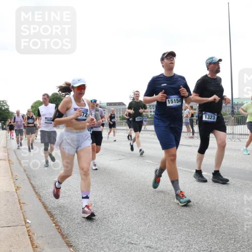 29.06.2025 - hella hamburg halbmarathon Lena Gebhardt http://msf.ph/oto/8402085 29.06.2025 10:40:52 Lombardsbrücke 1269, 72, 2299, 15154, 1323, 2762, 1075, 1317, 1323, 2042, 2173, 2206, 2299, 2762, 2763, 2805, 2858, 3121, 3293, 3306, 3432, 3694, 4044, 4234, 4411, 4530, 4612, 4638, 4774, 4775, 4906, 4972, 5059, 5086, 5225, 5549, 5702, 5753, 6076, 6088, 6098, 6163, 6229, 6278, 6280, 6289, 6474, 6842, 7293, 7661, 7829, 7956, 8053, 8054, 8307, 8378, 8391, 8429, 8430, 8751, 8769, 9009, 9237, 9962, 10269, 10407, 10644, 10835, 11053 meine-sportfotos.de