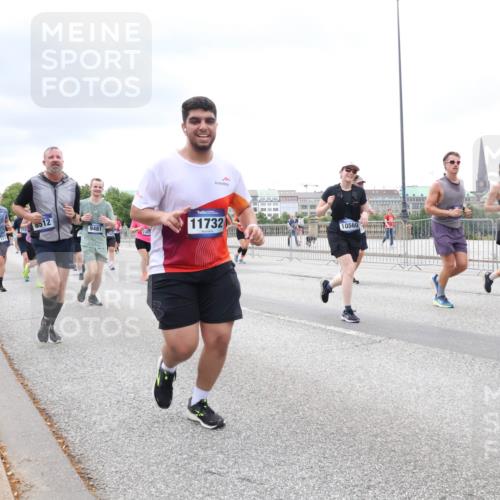29.06.2025 - hella hamburg halbmarathon Lena Gebhardt http://msf.ph/oto/8402103 29.06.2025 10:58:14 Lombardsbrücke 8512, 9481, 11615, 11732, 138, 10560, 1001, 1388, 1845, 2015, 2043, 2169, 2273, 2275, 2451, 2900, 3540, 3644, 3868, 3936, 4059, 4117, 4429, 5104, 5159, 5655, 5676, 5782, 5988, 6316, 6337, 6825, 7193, 7262, 7556, 7617, 7664, 7783, 7977, 7990, 8076, 8159, 8439, 8440, 8441, 8442, 8474, 8512, 8713, 8773, 8888, 9123, 9180, 9239, 9319, 9394, 9398, 9436, 9481, 9636, 9832, 10498 meine-sportfotos.de