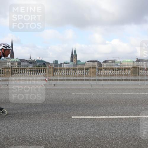 29.06.2025 - hella hamburg halbmarathon Lena Gebhardt http://msf.ph/oto/8402141 29.06.2025 08:53:28 Lombardsbrücke 00, 4 meine-sportfotos.de