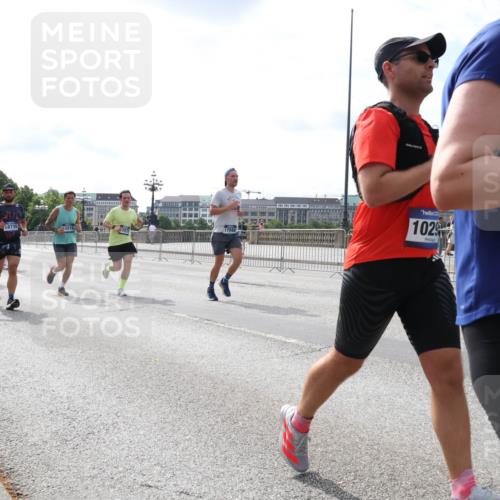 29.06.2025 - hella hamburg halbmarathon Lena Gebhardt http://msf.ph/oto/8402189 29.06.2025 10:16:17 Lombardsbrücke 1156, 4637, 18735, 1029, 1156, 1212, 1244, 1308, 1599, 1651, 2071, 2076, 2165, 2436, 2803, 2835, 3030, 3134, 3156, 3167, 3484, 3648, 3687, 4478, 4583, 4637, 4828, 5046, 5294, 5423, 6024, 6488, 7158, 7358, 7753, 7897, 7941, 7942, 8169, 8274, 8295, 8554, 8597, 8645, 8707, 8746, 8847, 8885, 9601, 9628, 9675, 9784, 9802, 9810, 9881, 10076, 10107, 10139, 10141, 10183, 10292, 10608, 10844, 10990, 11113, 11303, 11344, 11345, 11478, 11774, 11783, 11818, 12427 meine-sportfotos.de