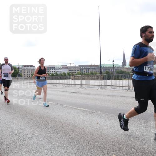 29.06.2025 - hella hamburg halbmarathon Lena Gebhardt http://msf.ph/oto/8402235 29.06.2025 10:23:55 Lombardsbrücke 4646, 15739, 8676, 18314, 17385, 1048, 1304, 1389, 1444, 1545, 2125, 2489, 3013, 3185, 3579, 4122, 4391, 4597, 4646, 4990, 4993, 5039, 5055, 5160, 5258, 5260, 5358, 5406, 5661, 5954, 6747, 7013, 7029, 7426, 7920, 8031, 8141, 8149, 8181, 8187, 8502, 8676, 8717, 9217, 9603, 9715, 10649, 11044, 11300, 11306, 11347, 11415, 11454, 11793, 12874, 13149, 14512, 14521, 15709, 15739, 15853, 16185, 16251, 17199 meine-sportfotos.de