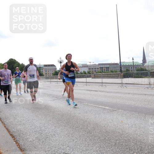29.06.2025 - hella hamburg halbmarathon Lena Gebhardt http://msf.ph/oto/8402267 29.06.2025 10:23:55 Lombardsbrücke 15739, 8676, 18314, 4646, 1048, 1304, 1389, 1444, 1545, 2125, 2489, 3013, 3185, 3579, 4122, 4391, 4597, 4646, 4990, 4993, 5039, 5055, 5160, 5258, 5260, 5358, 5406, 5661, 5954, 6747, 7013, 7029, 7426, 7920, 8031, 8141, 8149, 8181, 8187, 8502, 8676, 8717, 9217, 9603, 9715, 10649, 11044, 11300, 11306, 11347, 11415, 11454, 11793, 12874, 13149, 14512, 14521, 15709, 15739, 15853, 16185, 16251, 17199 meine-sportfotos.de