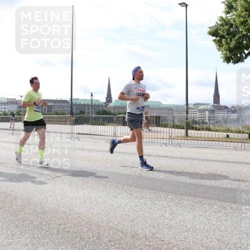 29.06.2025 - hella hamburg halbmarathon Lena Gebhardt http://msf.ph/oto/8402339 29.06.2025 10:16:18 Lombardsbrücke 35, 13215, 1257, 17592, 1156, 1212, 1244, 1308, 1599, 1651, 2071, 2076, 2165, 2436, 2803, 2835, 3030, 3134, 3156, 3167, 3484, 3648, 3687, 4478, 4583, 4637, 4828, 5046, 5294, 5423, 6024, 6488, 7158, 7358, 7753, 7897, 8169, 8274, 8295, 8554, 8597, 8645, 8707, 8746, 8847, 8885, 9601, 9628, 9664, 9675, 9784, 9802, 9810, 9881, 10076, 10107, 10139, 10141, 10183, 10292, 10844, 10990, 11113, 11303, 11344, 11345, 11478, 11774, 11783, 11818, 12427 meine-sportfotos.de