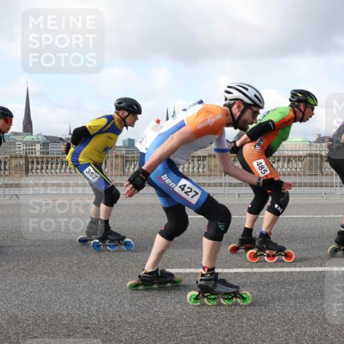 29.06.2025 - hella hamburg halbmarathon Lena Gebhardt http://msf.ph/oto/8402393 29.06.2025 08:53:29 Lombardsbrücke 357, 427, 485, 4 meine-sportfotos.de