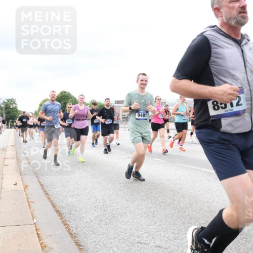 29.06.2025 - hella hamburg halbmarathon Lena Gebhardt http://msf.ph/oto/8402395 29.06.2025 10:58:15 Lombardsbrücke 7262, 9481, 8512, 1001, 1388, 1845, 2015, 2043, 2169, 2273, 2275, 2451, 2900, 3540, 3644, 3868, 3936, 4059, 4117, 4429, 5104, 5159, 5655, 5676, 5782, 5988, 6316, 6337, 6825, 7193, 7262, 7556, 7617, 7664, 7783, 7870, 7977, 7990, 8076, 8439, 8440, 8441, 8442, 8474, 8512, 8713, 8773, 8888, 9123, 9180, 9239, 9319, 9394, 9398, 9436, 9481, 9636, 9832, 10498 meine-sportfotos.de