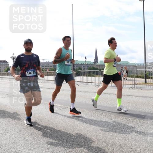 29.06.2025 - hella hamburg halbmarathon Lena Gebhardt http://msf.ph/oto/8402457 29.06.2025 10:16:19 Lombardsbrücke 10183, 4, 313, 16921, 4637, 18735, 13219, 1156, 1212, 1244, 1308, 1599, 1651, 2071, 2076, 2165, 2347, 2436, 2803, 2835, 3030, 3134, 3156, 3167, 3484, 3648, 3687, 4478, 4583, 4637, 4828, 5046, 5294, 5423, 6024, 6488, 7158, 7358, 7753, 7897, 8169, 8274, 8295, 8554, 8597, 8645, 8707, 8746, 8847, 8885, 9601, 9628, 9664, 9675, 9784, 9802, 9810, 9881, 10076, 10107, 10139, 10141, 10183, 10292, 10844, 10990, 11113, 11303, 11344, 11345, 11478, 11774, 11783, 11818, 12427 meine-sportfotos.de