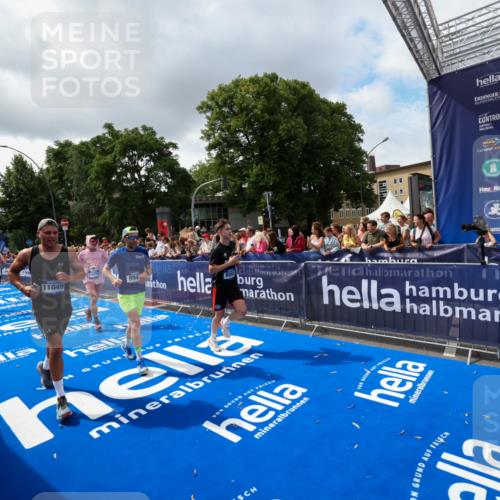 29.06.2025 - hella hamburg halbmarathon Zöllner http://msf.ph/oto/8402483 29.06.2025 10:38:10 Ziel 8091, 9944, 11049, 14274, 15382, 17623, 18986 meine-sportfotos.de