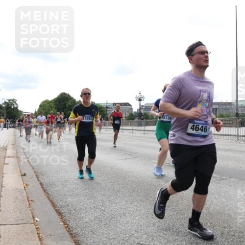 29.06.2025 - hella hamburg halbmarathon Lena Gebhardt http://msf.ph/oto/8402541 29.06.2025 10:23:57 Lombardsbrücke 15853, 11454, 15739, 4646, 1005, 1009, 1048, 1304, 1389, 1444, 1545, 2125, 2489, 3013, 3185, 3285, 3579, 4122, 4391, 4597, 4646, 4684, 4990, 4993, 5039, 5055, 5160, 5258, 5260, 5358, 5406, 5661, 5954, 6747, 7013, 7029, 7426, 7920, 8031, 8141, 8149, 8181, 8187, 8502, 8676, 8717, 9217, 9603, 9715, 10649, 11044, 11300, 11306, 11347, 11415, 11454, 11793, 13149, 14521, 15709, 15739, 15853, 16185, 16251, 17199 meine-sportfotos.de