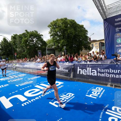 29.06.2025 - hella hamburg halbmarathon Zöllner http://msf.ph/oto/8402745 29.06.2025 10:38:24 Ziel 1042, 1688, 3431, 6095, 7110, 14992, 16075, 18584, 18761 meine-sportfotos.de