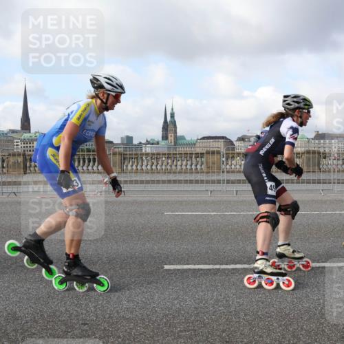 29.06.2025 - hella hamburg halbmarathon Lena Gebhardt http://msf.ph/oto/8402801 29.06.2025 08:53:29 Lombardsbrücke 1000, 49, 473 meine-sportfotos.de