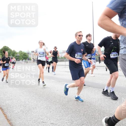 29.06.2025 - hella hamburg halbmarathon Lena Gebhardt http://msf.ph/oto/8402815 29.06.2025 10:58:18 Lombardsbrücke 16349, 18445, 2169, 7262, 15916, 11636, 1001, 1388, 1646, 1845, 2043, 2169, 2273, 2275, 2449, 2900, 3540, 3644, 3868, 3936, 4117, 4429, 5104, 5159, 5655, 5676, 5732, 5782, 5988, 6010, 6316, 6337, 6825, 7193, 7262, 7556, 7617, 7664, 7783, 7870, 7933, 7977, 7990, 8076, 8439, 8440, 8441, 8442, 8474, 8512, 8701, 8713, 8773, 8888, 9123, 9180, 9225, 9239, 9319, 9398, 9436, 9481, 9636, 9832, 9889, 10498 meine-sportfotos.de