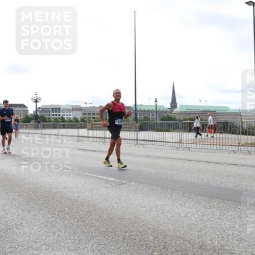 29.06.2025 - hella hamburg halbmarathon Lena Gebhardt http://msf.ph/oto/8402911 29.06.2025 10:24:00 Lombardsbrücke 1545, 4122, 8149, 1145, 1005, 1009, 1304, 1389, 1444, 1545, 2125, 2489, 3013, 3185, 3285, 3579, 4122, 4391, 4597, 4646, 4684, 4990, 4993, 5039, 5055, 5160, 5258, 5260, 5358, 5406, 5661, 5954, 6747, 7013, 7426, 7920, 8031, 8141, 8149, 8181, 8187, 8502, 8676, 8717, 9217, 9603, 9715, 10649, 11044, 11300, 11306, 11347, 11415, 11454, 11793, 12210, 13149, 14521, 15739, 15853, 16251, 17199 meine-sportfotos.de