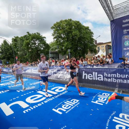 29.06.2025 - hella hamburg halbmarathon Zöllner http://msf.ph/oto/8402949 29.06.2025 10:38:33 Ziel 1710, 2745, 3014, 3790, 8571, 14905, 14992, 16075, 16280, 18357 meine-sportfotos.de