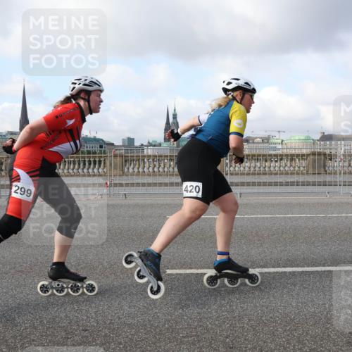 29.06.2025 - hella hamburg halbmarathon Lena Gebhardt http://msf.ph/oto/8403047 29.06.2025 08:53:30 Lombardsbrücke 299, 07, 420 meine-sportfotos.de