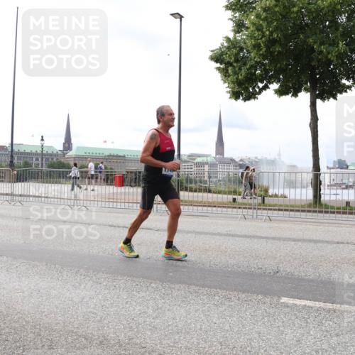 29.06.2025 - hella hamburg halbmarathon Lena Gebhardt http://msf.ph/oto/8403068 29.06.2025 10:24:01 Lombardsbrücke 1005, 1009, 1304, 1389, 1444, 1545, 2125, 2489, 3013, 3185, 3285, 3579, 4122, 4391, 4597, 4646, 4684, 4719, 4990, 4993, 5039, 5055, 5160, 5258, 5260, 5358, 5406, 5661, 5954, 6747, 7013, 7426, 7920, 8031, 8141, 8149, 8167, 8181, 8187, 8297, 8502, 8676, 8717, 9217, 9603, 9715, 10649, 11044, 11300, 11306, 11347, 11415, 11454, 11793, 12210, 13149, 13711, 14521, 15739, 15853, 16251, 17199 meine-sportfotos.de