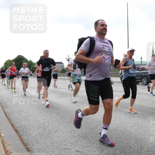 29.06.2025 - hella hamburg halbmarathon Lena Gebhardt http://msf.ph/oto/8403069 29.06.2025 10:40:57 Lombardsbrücke 12610, 9237, 8430, 8429, 3121, 5753, 1075, 1317, 1323, 1731, 2042, 2173, 2206, 2299, 2762, 2763, 2805, 2858, 3121, 3306, 3432, 3694, 4044, 4234, 4411, 4412, 4530, 4612, 4638, 4774, 4775, 4906, 4972, 5059, 5086, 5225, 5549, 5702, 5753, 6088, 6098, 6163, 6229, 6278, 6280, 6289, 6474, 6842, 7293, 7661, 7829, 7956, 8053, 8054, 8378, 8385, 8391, 8429, 8430, 8751, 8769, 8878, 9009, 9237, 9962, 10269, 10407, 10644, 10835, 11053 meine-sportfotos.de