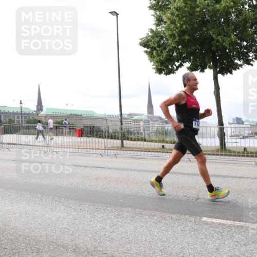 29.06.2025 - hella hamburg halbmarathon Lena Gebhardt http://msf.ph/oto/8403158 29.06.2025 10:24:01 Lombardsbrücke 1005, 1009, 1304, 1389, 1444, 1545, 2125, 2489, 3013, 3185, 3285, 3579, 4122, 4391, 4597, 4646, 4684, 4719, 4990, 4993, 5039, 5055, 5160, 5258, 5260, 5358, 5406, 5661, 5954, 6747, 7013, 7426, 7920, 8031, 8141, 8149, 8167, 8181, 8187, 8297, 8502, 8676, 8717, 9217, 9603, 9715, 10649, 11044, 11300, 11306, 11347, 11415, 11454, 11793, 12210, 13149, 13711, 14521, 15739, 15853, 16251, 17199 meine-sportfotos.de