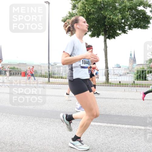29.06.2025 - hella hamburg halbmarathon Lena Gebhardt http://msf.ph/oto/8403194 29.06.2025 10:58:20 Lombardsbrücke 18445, 106, 1001, 1326, 1388, 1646, 1845, 2043, 2169, 2273, 2275, 2449, 3540, 3644, 3868, 3936, 4117, 4429, 5104, 5159, 5655, 5676, 5732, 5782, 5988, 6010, 6316, 6337, 6825, 6927, 7262, 7556, 7617, 7664, 7783, 7870, 7933, 7977, 7990, 8076, 8439, 8440, 8441, 8442, 8512, 8592, 8701, 8713, 8888, 9123, 9180, 9225, 9239, 9319, 9398, 9436, 9481, 9636, 9832, 9889, 10498 meine-sportfotos.de