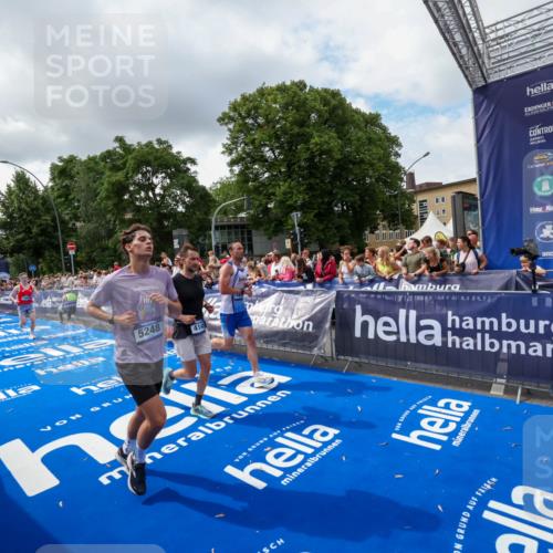 29.06.2025 - hella hamburg halbmarathon Zöllner http://msf.ph/oto/8403207 29.06.2025 10:38:48 Ziel 2296, 2719, 4148, 5248, 6684, 8450, 9264, 9540, 10218, 11055, 11281, 11282, 12772, 13755, 13800, 14093, 15372, 18188, 19004 meine-sportfotos.de