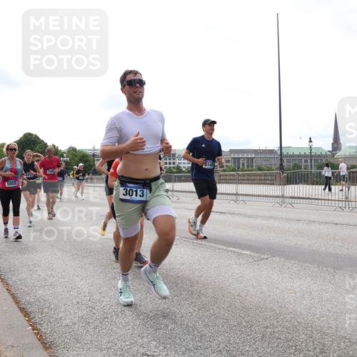 29.06.2025 - hella hamburg halbmarathon Lena Gebhardt http://msf.ph/oto/8403217 29.06.2025 10:24:01 Lombardsbrücke 1444, 5055, 3013, 8149, 1005, 1009, 1304, 1389, 1444, 1545, 2125, 2489, 3013, 3185, 3285, 3579, 4122, 4391, 4597, 4646, 4684, 4719, 4990, 4993, 5039, 5055, 5160, 5258, 5260, 5358, 5406, 5661, 5954, 6747, 7013, 7426, 7920, 8031, 8141, 8149, 8167, 8181, 8187, 8297, 8502, 8676, 8717, 9217, 9603, 9715, 10649, 11044, 11300, 11306, 11347, 11415, 11454, 11793, 12210, 13149, 13711, 14521, 15739, 15853, 16251, 17199 meine-sportfotos.de