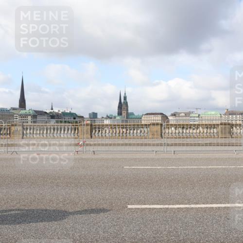 29.06.2025 - hella hamburg halbmarathon Lena Gebhardt http://msf.ph/oto/8403266 29.06.2025 08:54:04 Lombardsbrücke  meine-sportfotos.de