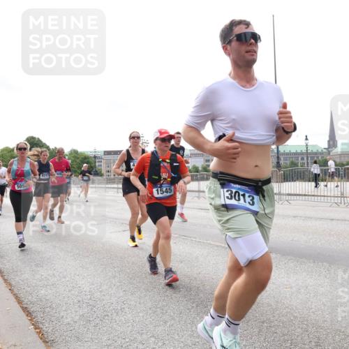 29.06.2025 - hella hamburg halbmarathon Lena Gebhardt http://msf.ph/oto/8403275 29.06.2025 10:24:02 Lombardsbrücke 9217, 1444, 5055, 8091, 1545, 3013, 1005, 1009, 1304, 1389, 1444, 1545, 2125, 2489, 3013, 3185, 3285, 3579, 4122, 4597, 4646, 4684, 4719, 4990, 4993, 5039, 5055, 5160, 5258, 5260, 5358, 5406, 5661, 5954, 6524, 6526, 6747, 7013, 7426, 7528, 7920, 8031, 8141, 8149, 8167, 8181, 8187, 8297, 8502, 8676, 8717, 9063, 9217, 9603, 9715, 10649, 11044, 11300, 11306, 11347, 11415, 11454, 11793, 12210, 13149, 13711, 14521, 15739, 15853, 16251, 17199 meine-sportfotos.de