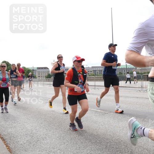 29.06.2025 - hella hamburg halbmarathon Lena Gebhardt http://msf.ph/oto/8403301 29.06.2025 10:24:02 Lombardsbrücke 1444, 5055, 9217, 412, 45, 814, 3013, 1005, 1009, 1304, 1389, 1444, 1545, 2125, 2489, 3013, 3185, 3285, 3579, 4122, 4597, 4646, 4684, 4719, 4990, 4993, 5039, 5055, 5160, 5258, 5260, 5358, 5406, 5661, 5954, 6524, 6526, 6747, 7013, 7426, 7528, 7920, 8031, 8141, 8149, 8167, 8181, 8187, 8297, 8502, 8676, 8717, 9063, 9217, 9603, 9715, 10649, 11044, 11300, 11306, 11347, 11415, 11454, 11793, 12210, 13149, 13711, 14521, 15739, 15853, 16251, 17199 meine-sportfotos.de